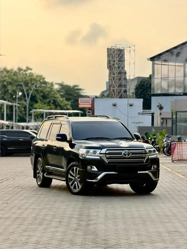 CASH Toyota Land Cruiser Vx200 2014 FULL FACELIFT 2020