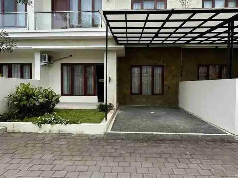 VILLA ONE GATE SYSTEM DI KAWASAN TURIS SEMINYAK BALI