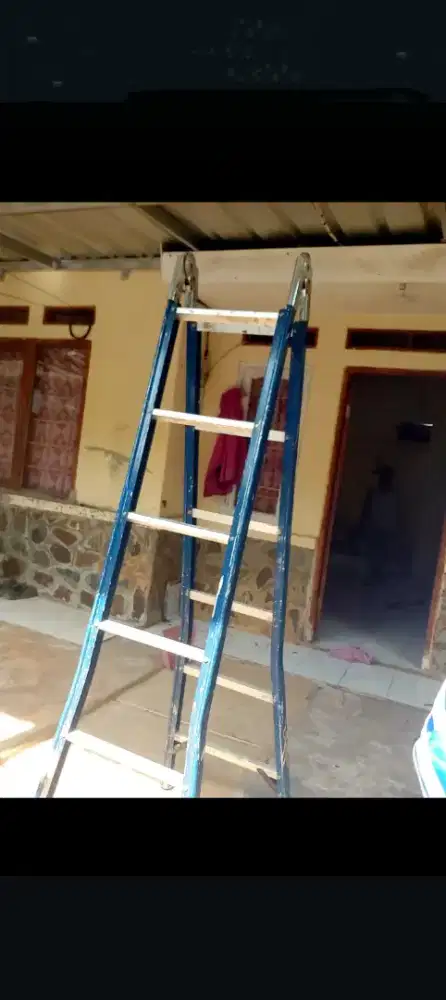Tangga alumunium