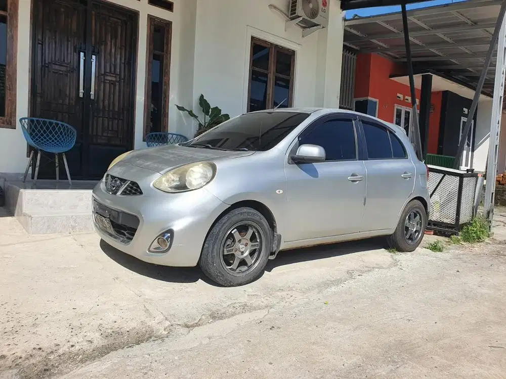 Nissan March 1500cc Silver 2012