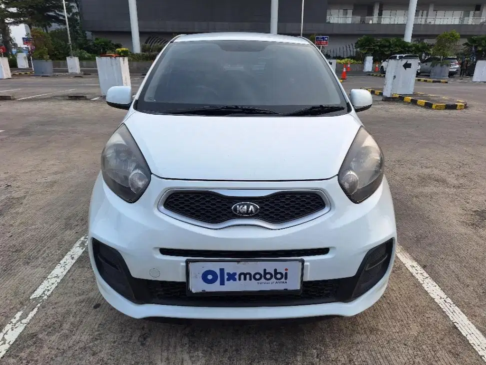 LOW DP KIA Picanto 1.0 Bensin-MT 2014 FOY