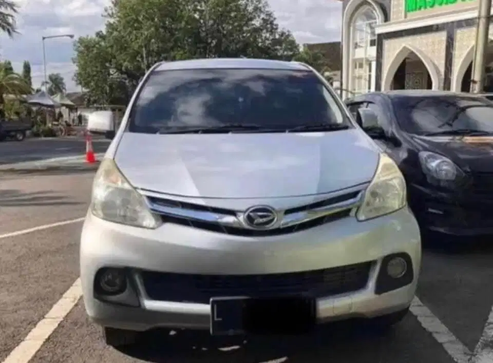XENIA R DELUXE 2013 90 JUTA SAJA