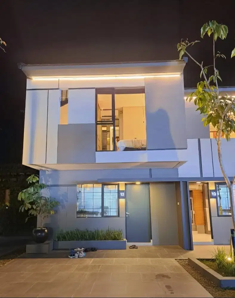 DIJUAL RUMAH CIAMIK 2 LANTAI PARK SERPONG! LOKASI DEKAT GATE UTAMA!
