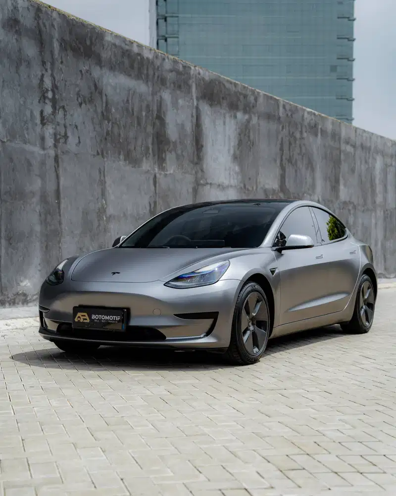 Tesla Model 3 Standard Range Plus 2022