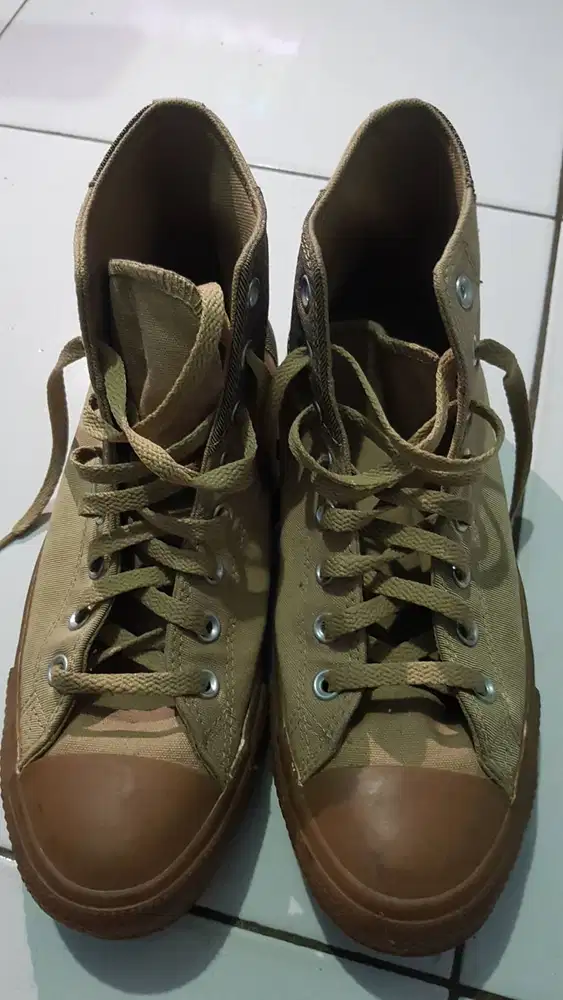 Sepatu converse asli made in vietnam