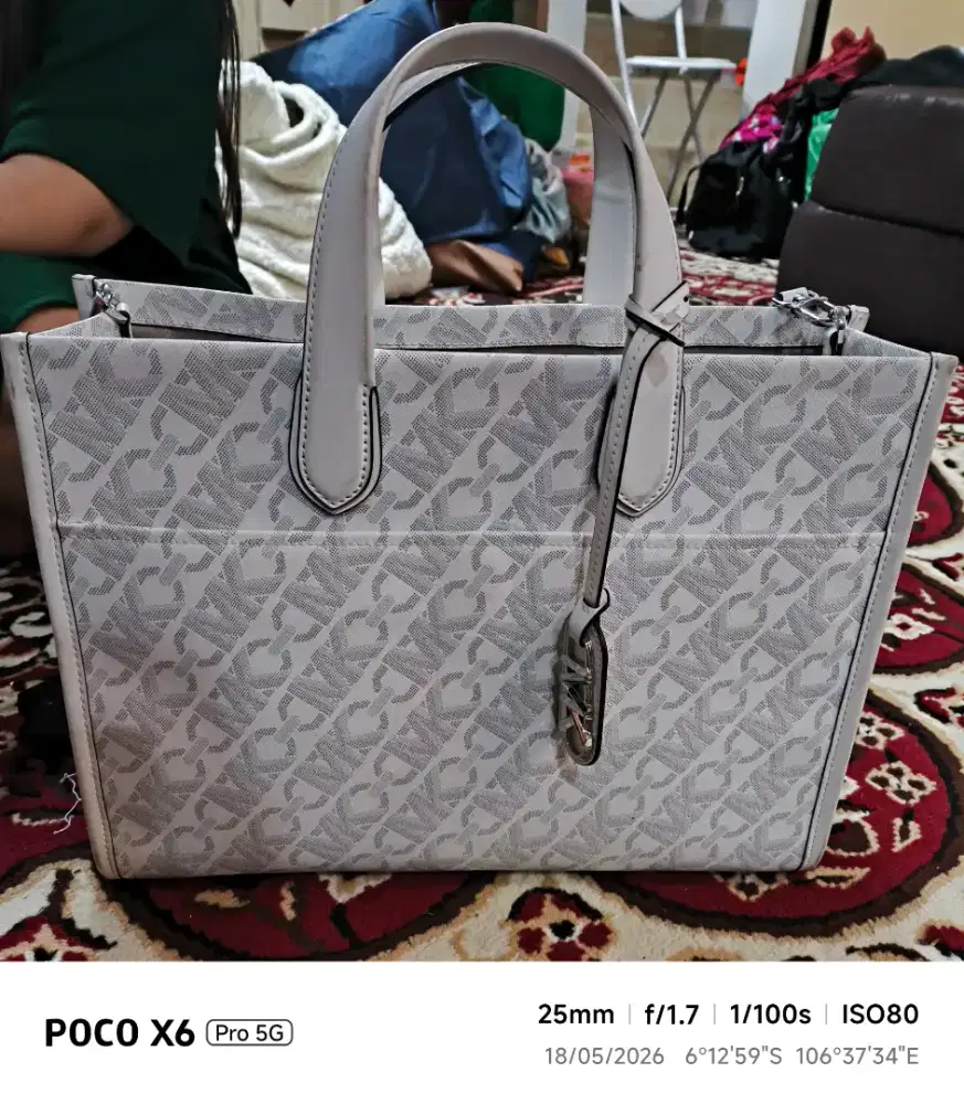 Dijual Tas Michael Kors Warna Putih