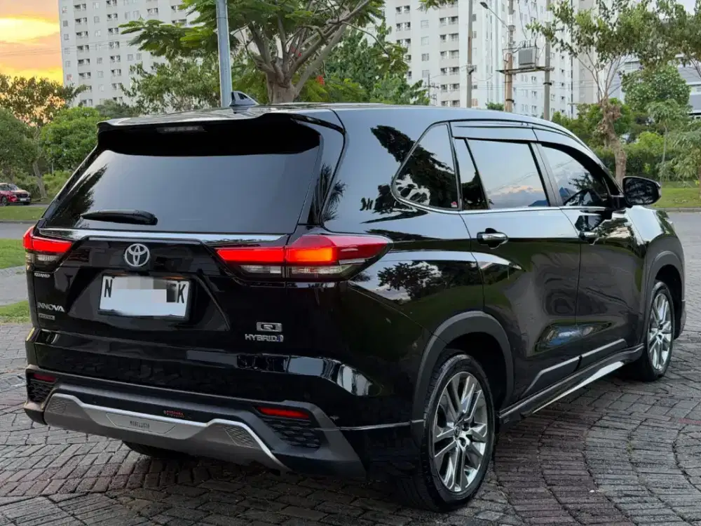 Toyota Innova  Zenix Q Hybrid Modellista 2024 Matic Hitam Seperti Baru