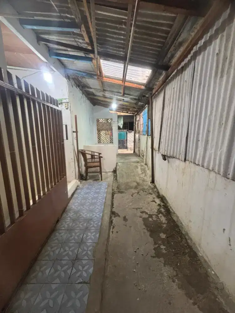 RUMAH JAKSEL  SELANGKAH DEKAT MRT