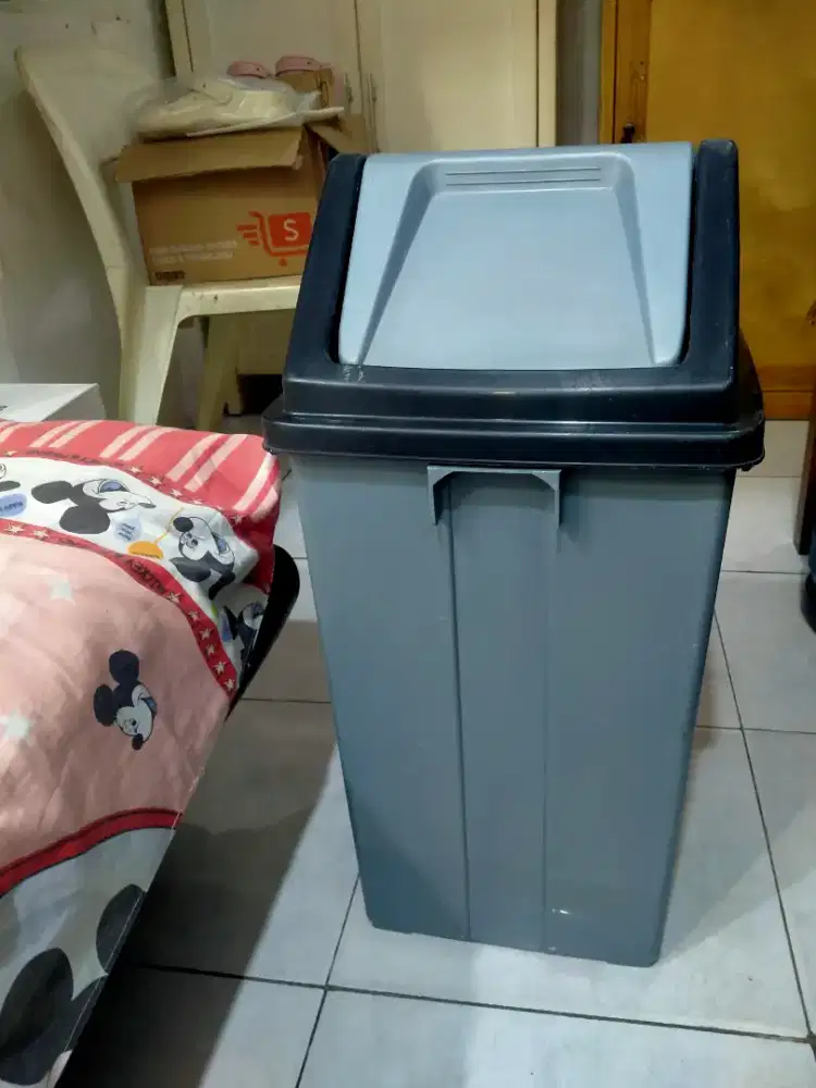 Kotak Sampah Besar 42 Liter