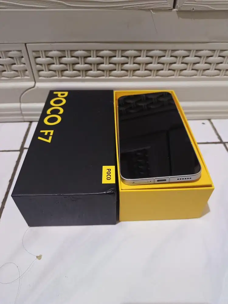 poco f7 12/512 second
