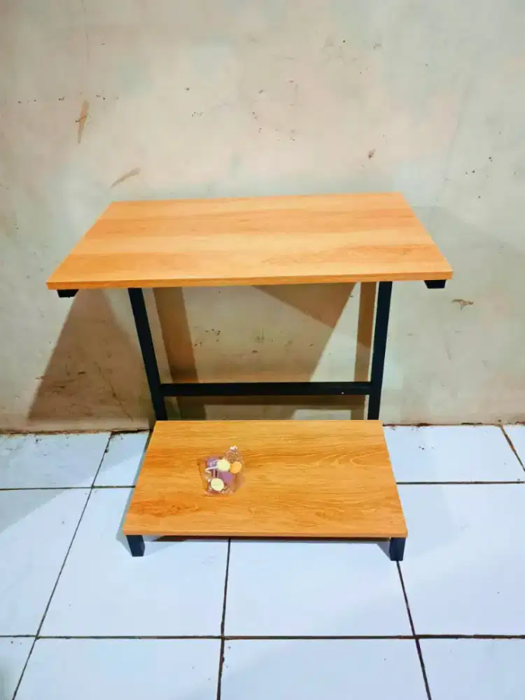 Meja minimalis modern