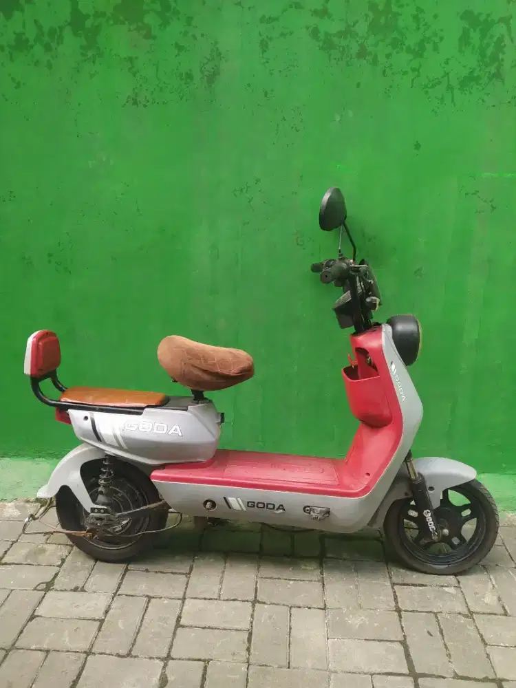 Sepeda listrik merk goda