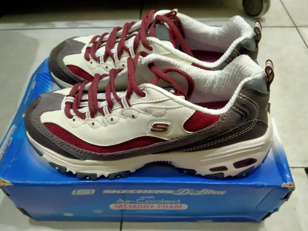 Sepatu Skechers D'Lites Original Bekas Belum Dipakai