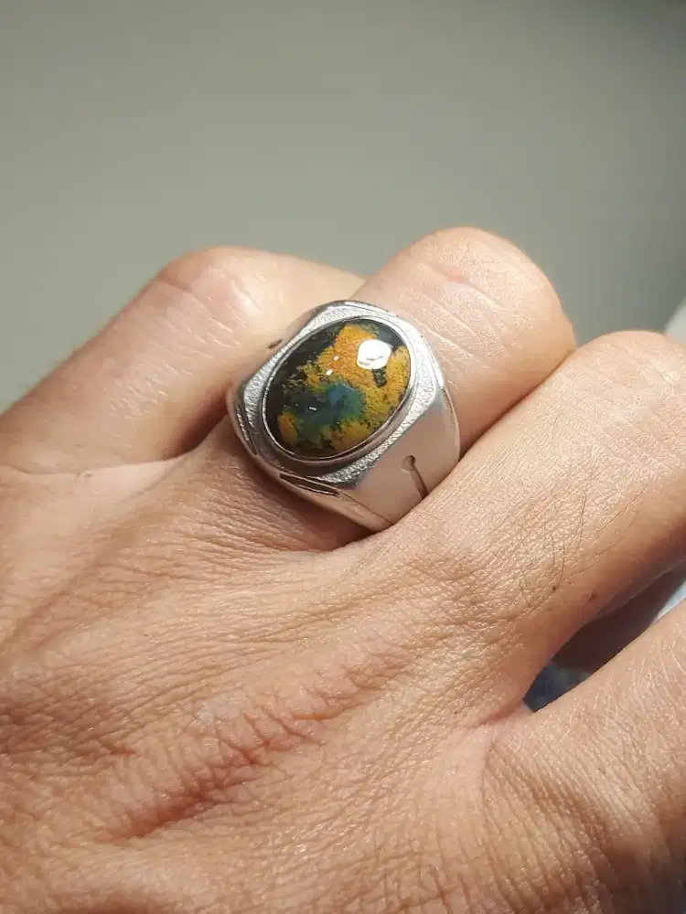 Batu bacan kembang kantoran