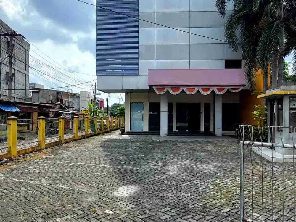 SHOWROOM PREMIUM 4 LANTAI DI JL. SUDIRMAN PEKANBARU