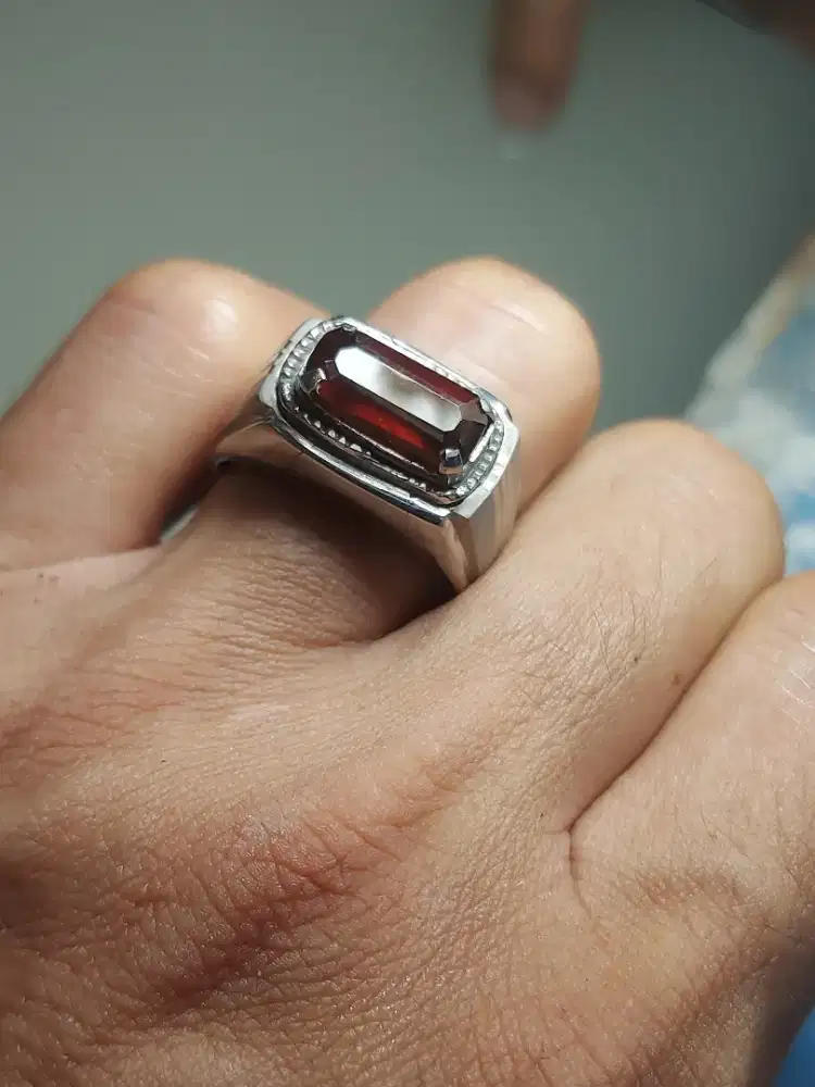 Cincin red garnet lintang