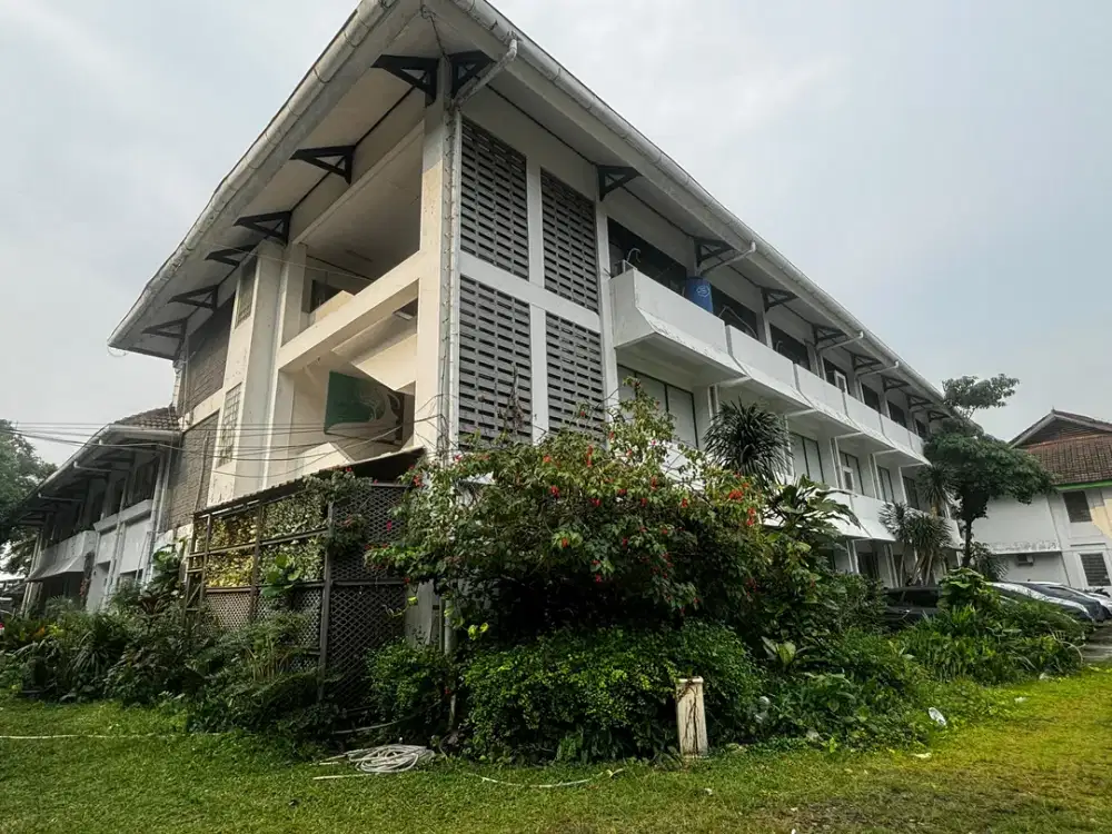 Gedung di Matraman Jakarta Lahan 4650 m2