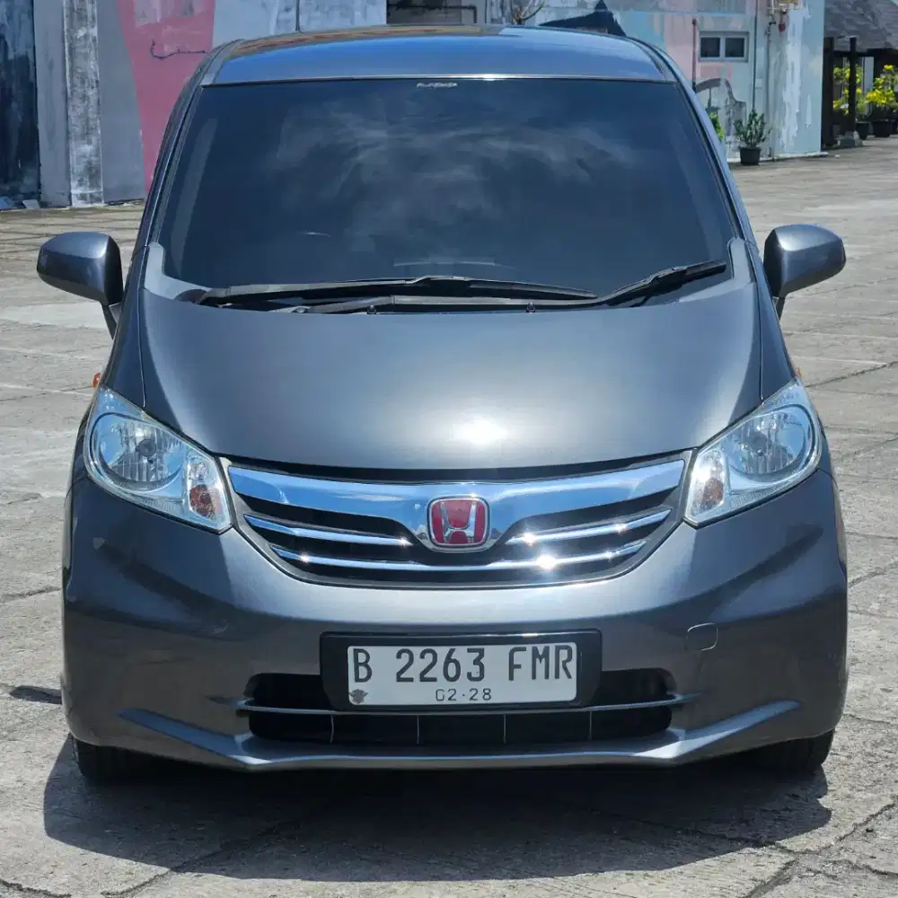 Honda freed 2013 a/t km 70 ribu pajak panjang full audio jok kulit