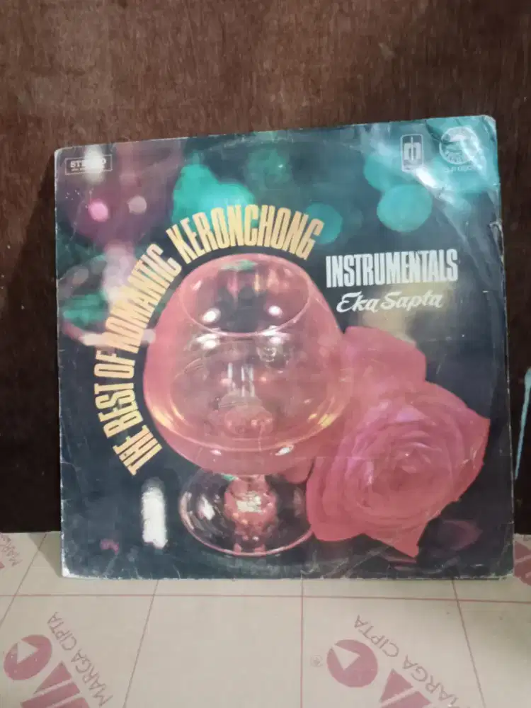 Kaset piringan hitam kroncong instrumentals Eka sapta
