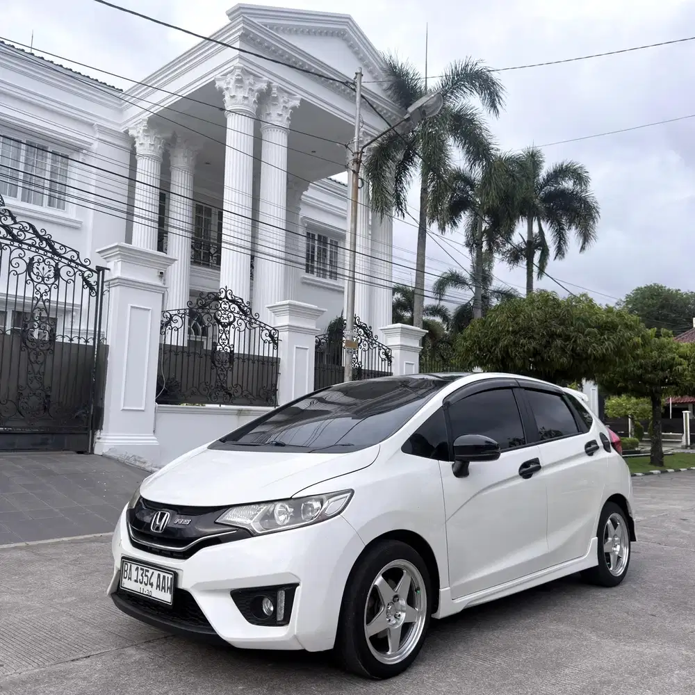 Dp 30 jt Honda jazz rs cvt 2014 istimewah