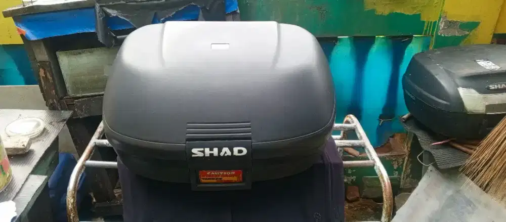 Box SHAD 42 bekas