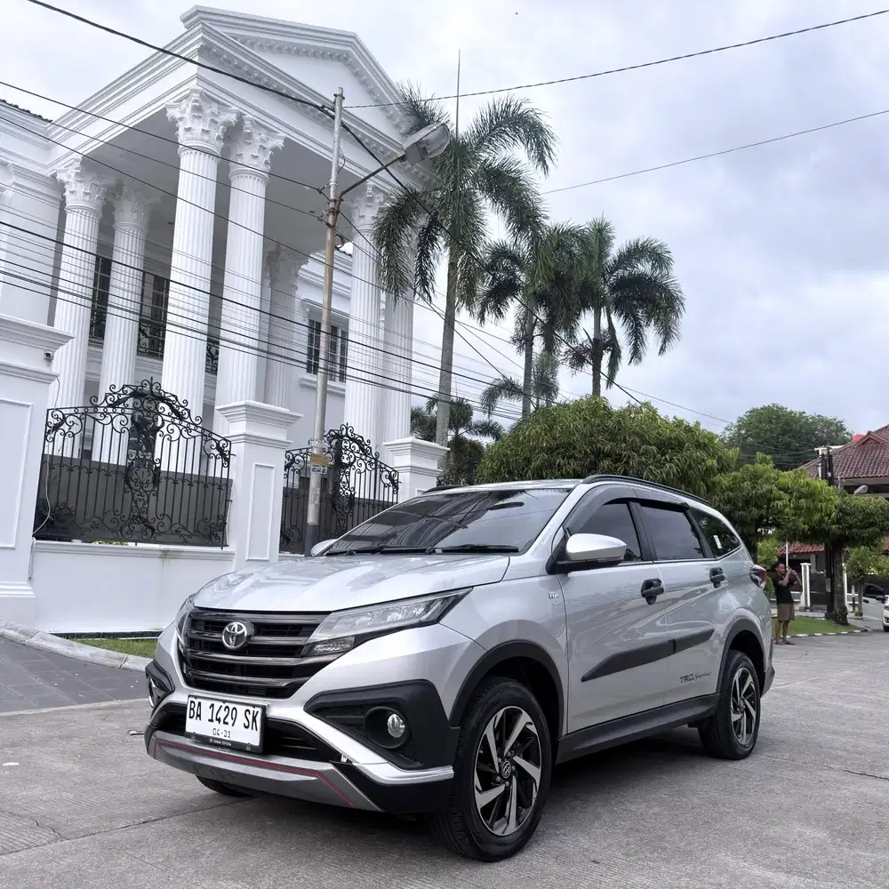 Toyota rush trd at 2018 istimewa km 30 rb