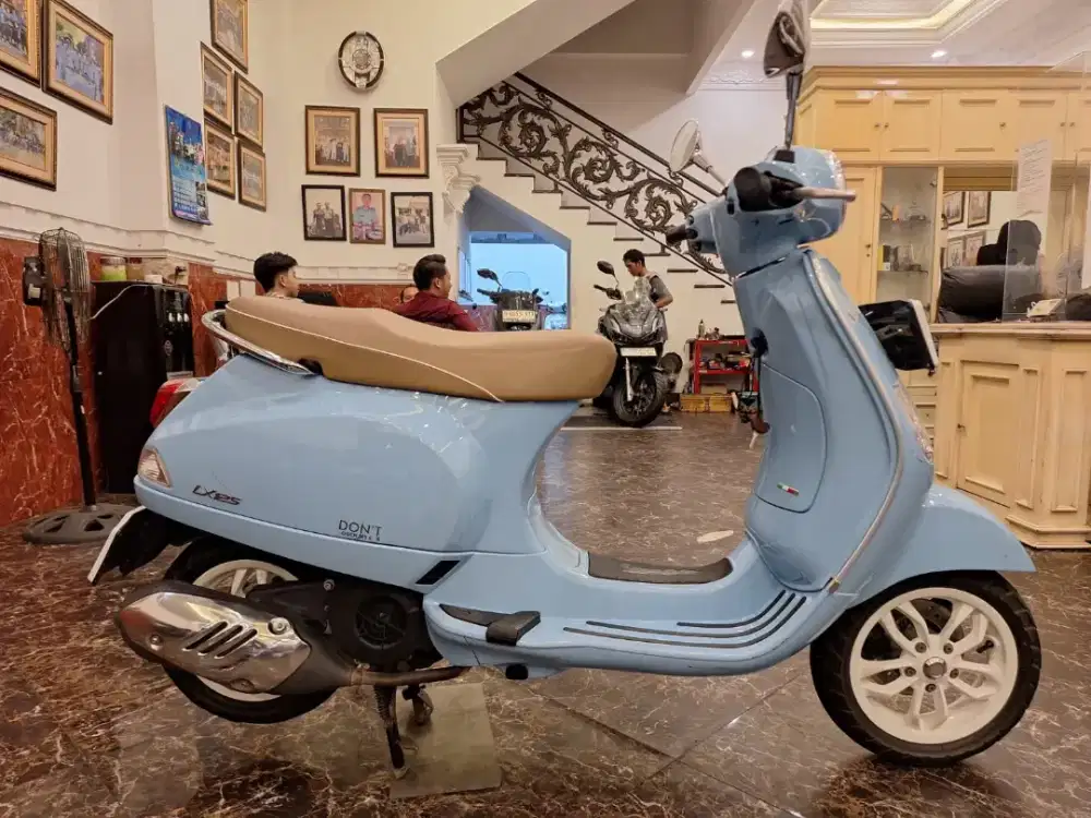 HUB CE KOM DP 1 JT VESPA LX 125 2024 GRATIS BBN KTP JAKARTA KM LOW