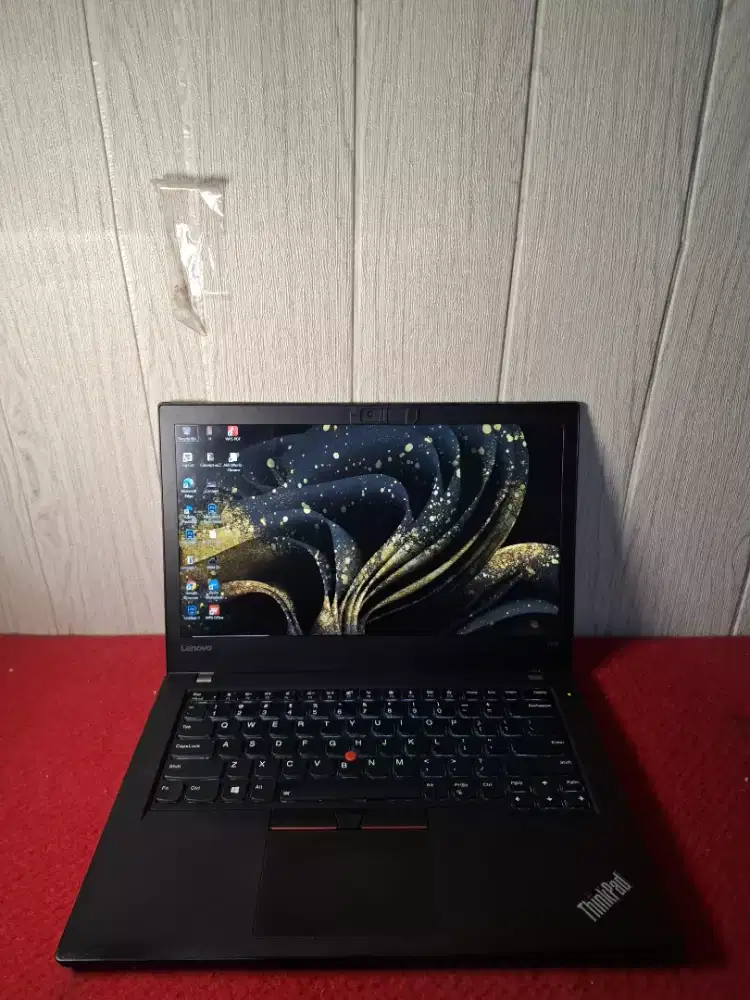Lenovo Thinkpad T470 Core i5 Gen7 Ram8Gb Ssd256Gb Siap Pakai