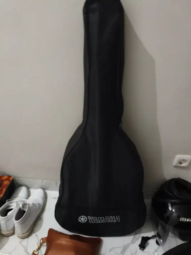 gitar yamaha F310