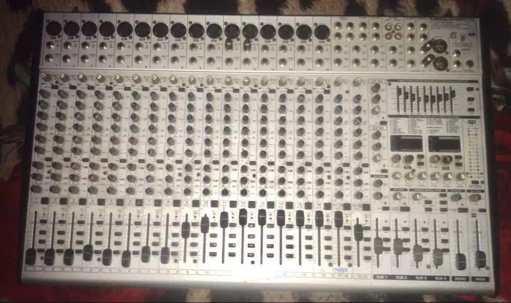 Behringer Eurodesk SL2442FX-Pro