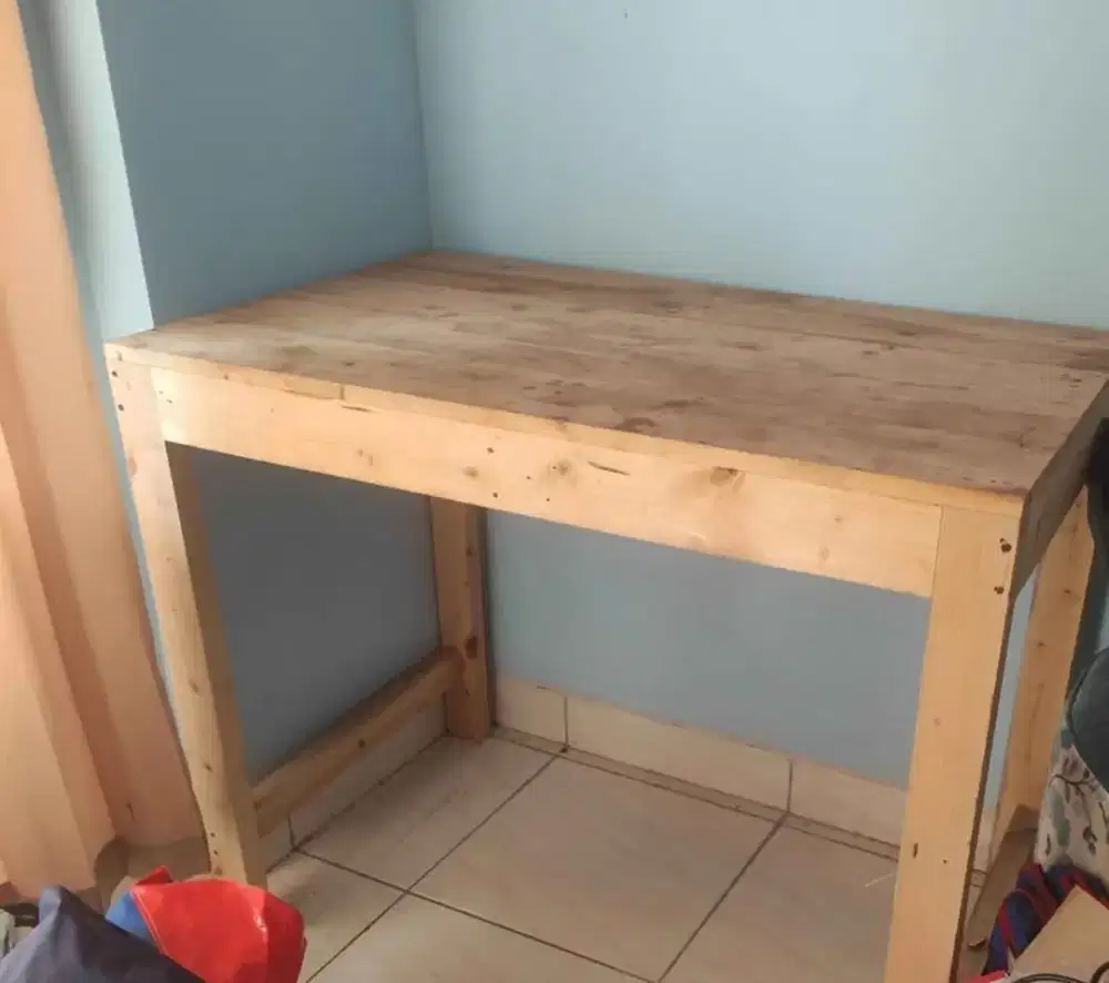 Meja Jati Belanda