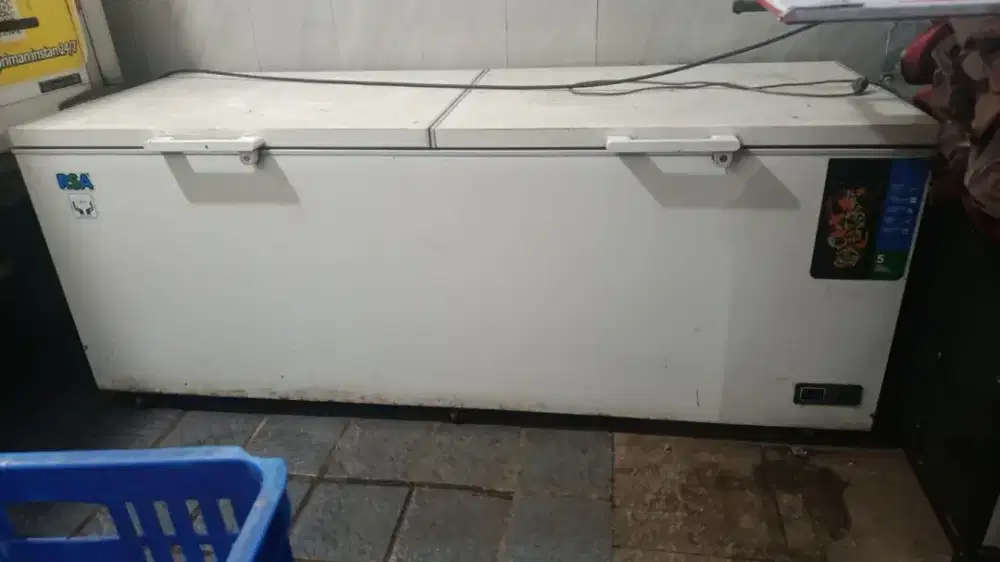 Freezer RSA tipe CF 1200 Liter size terbesar