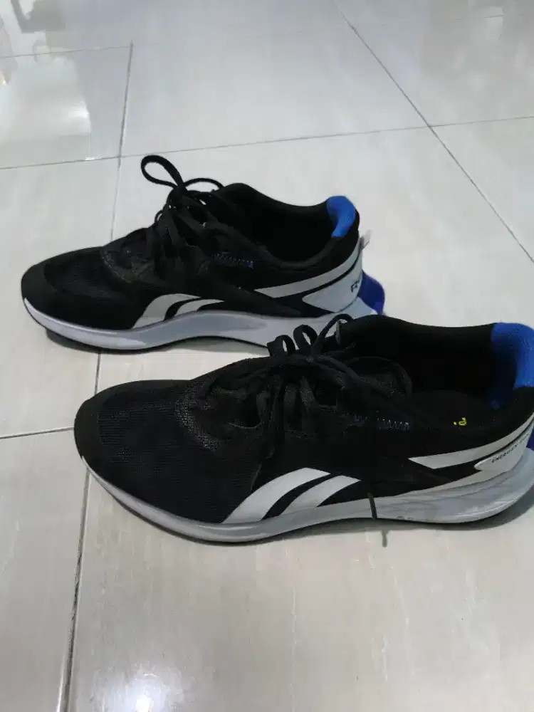 Sepatu Reebok Size 41 Mulus