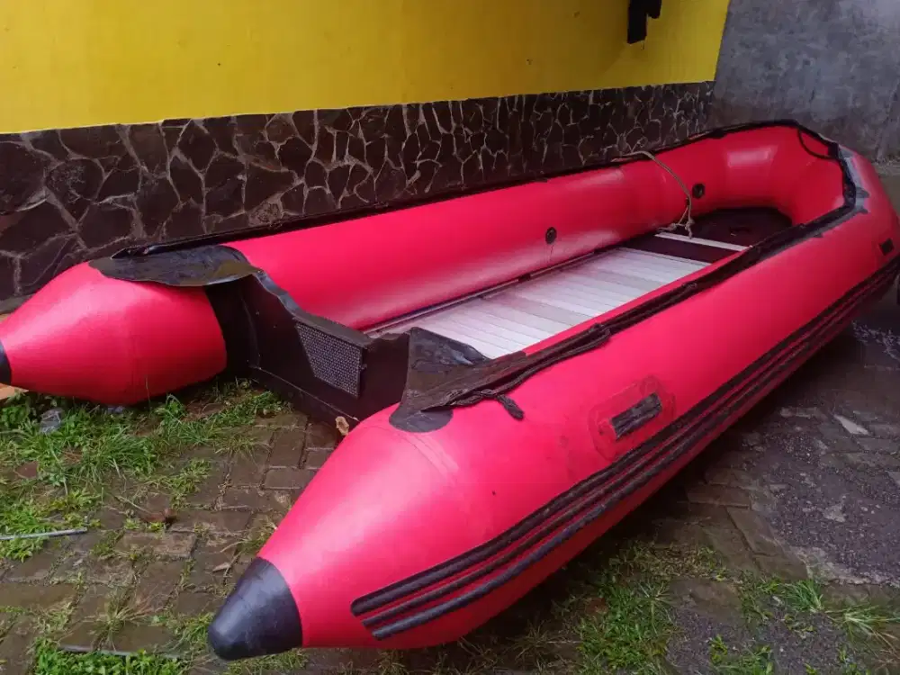 Perahu Karet LCR UK.420