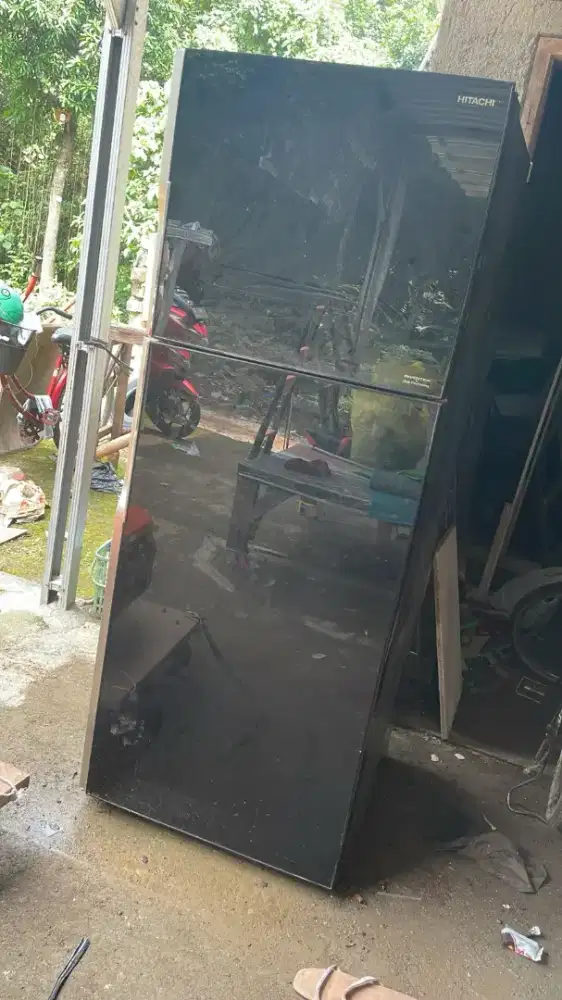 Kulkas 2 pintu merek hitachi