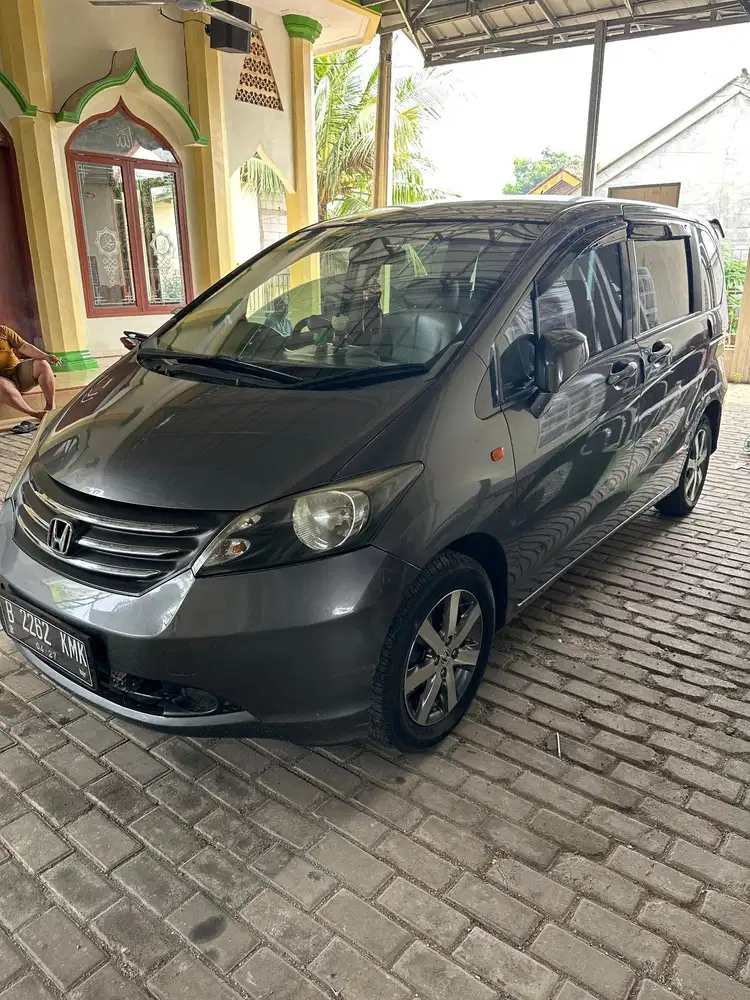 Honda Freed 2010 Bensin