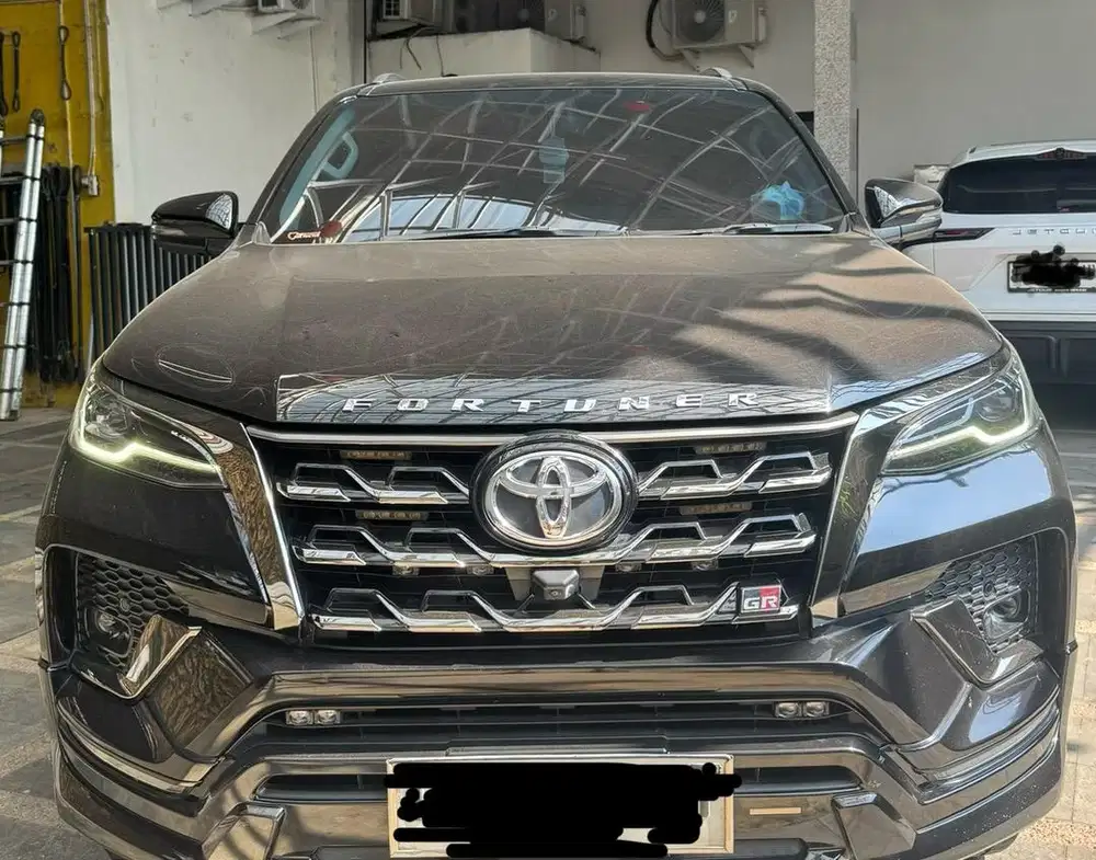DI JUAL MOBIL FORTUNER GR SPORT TAHUN 2023