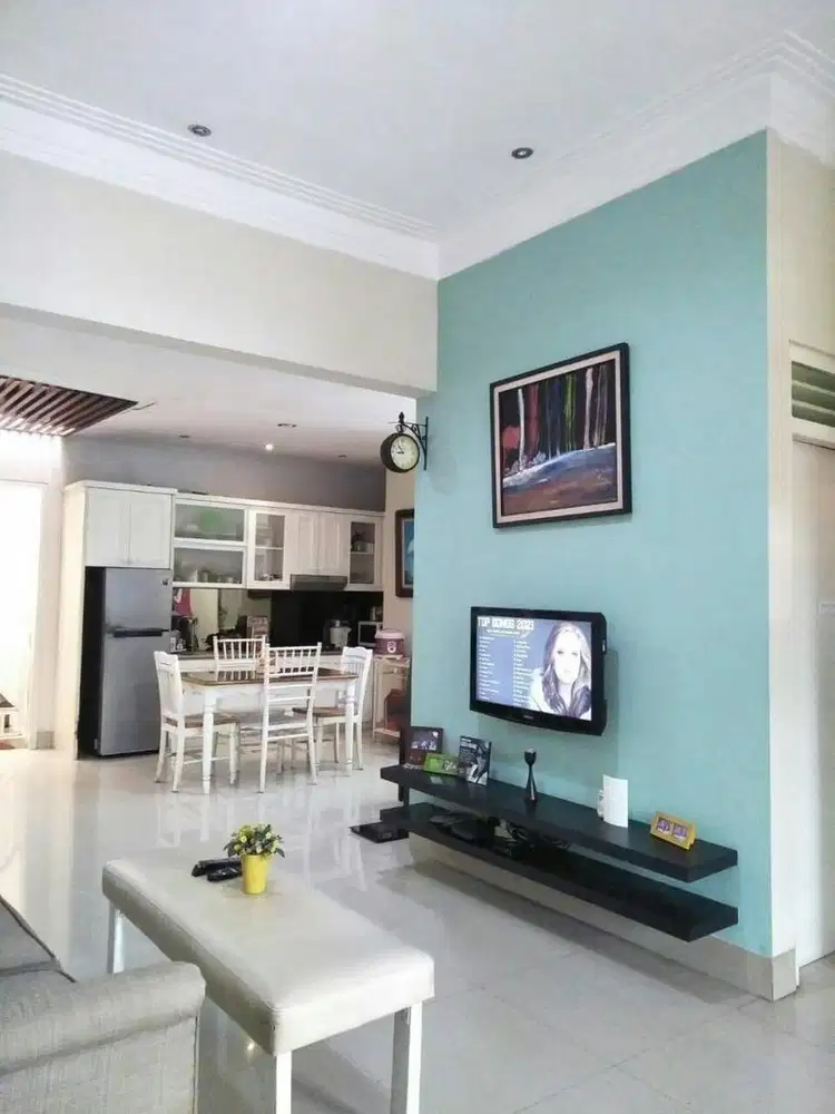 Rumah di Tebet Barat dijual cepat ( BU )