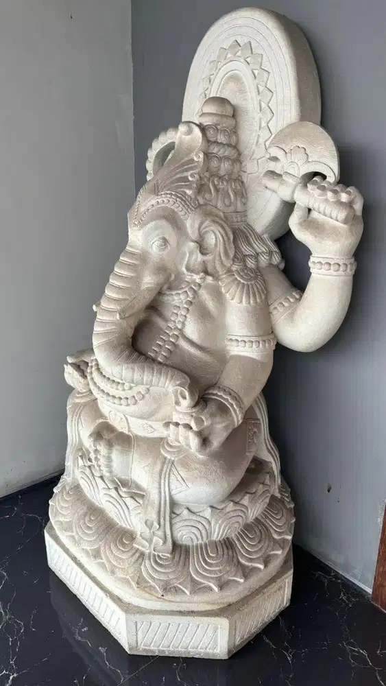 Patung Ganesha dari BATU