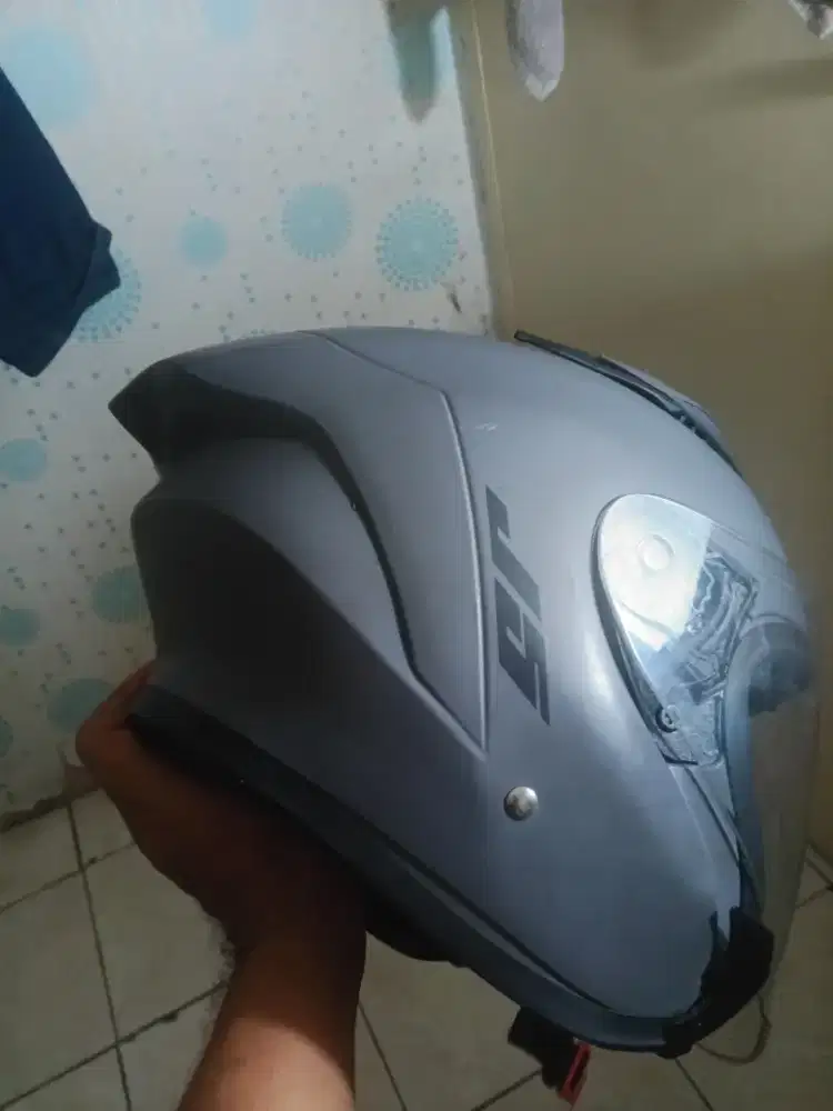 Helm MLA bekas pakai