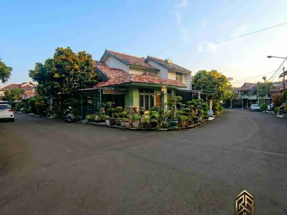 Rumah Hook di Arcamanik Bandung Kota SHM Luas 250 meter dijual Murah Hitung Tanah harga 1,65 Milyar