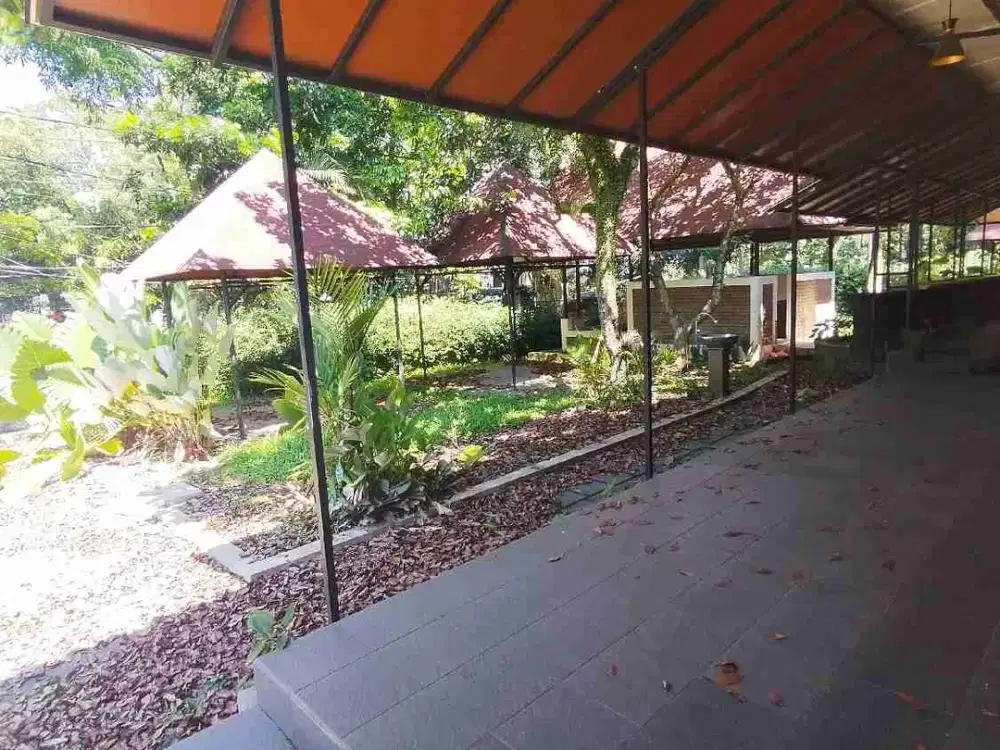 Disewakan Rumah di Sayap Dago Berhalaman Sangat Luas Cocok untuk Cafe Outdoor dan Indoor, Resto, Kantor dll