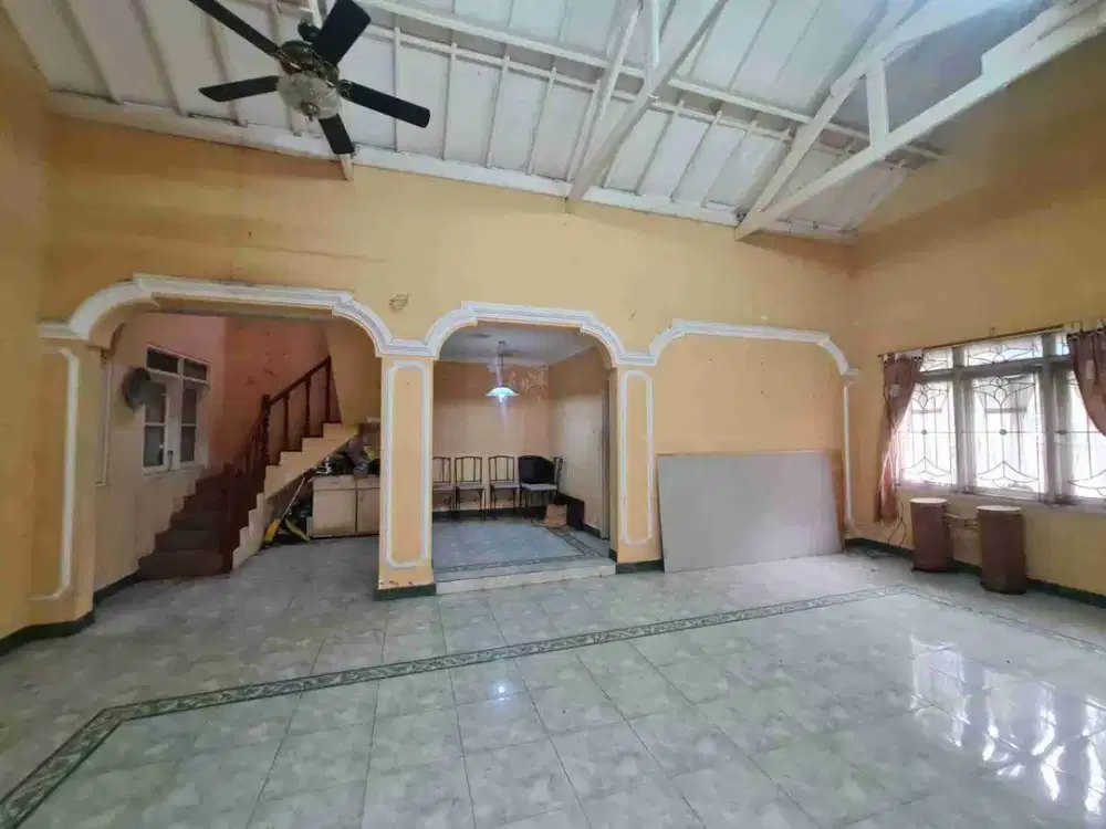 Rumah HOOK di Sentul city Bogor.Perlu Renovasi.Satu lagi Persembahan HOT DEAL dari Asiatama Prima Group.