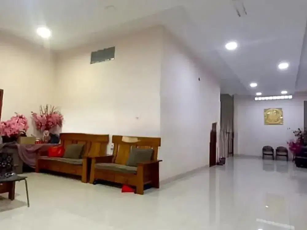 Dijual Cepat Rumah Bagus dan Luas 300m2 di Wijaya Kusuma, Jelambar, 10KT, Cocok untuk Kost.