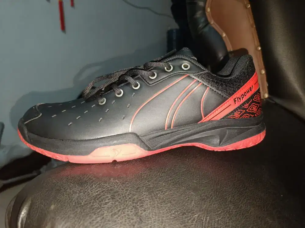 Sepatu Badminton Flypower
