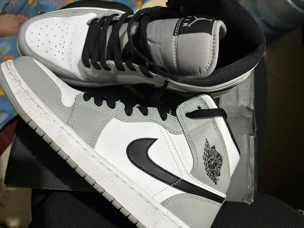Air Jordan Mid Light Smoke Grey