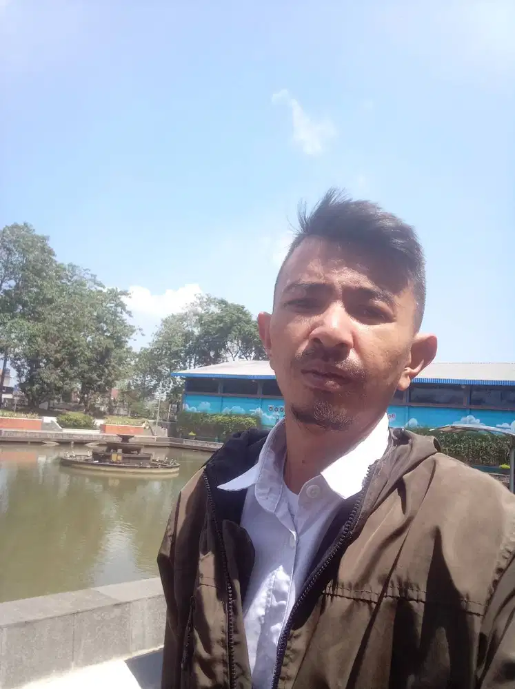 Sandi umur 36thn
