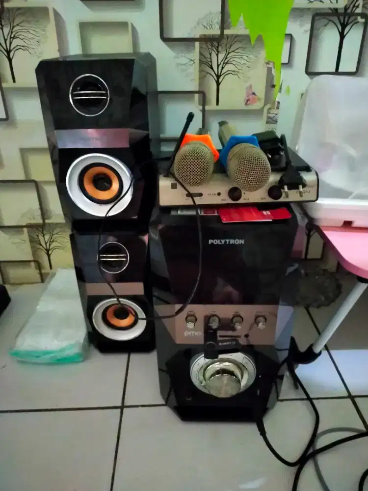 Merek Polytron full bass