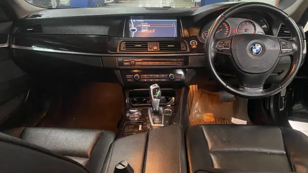 BMW 520i 2.0 AT 2012
