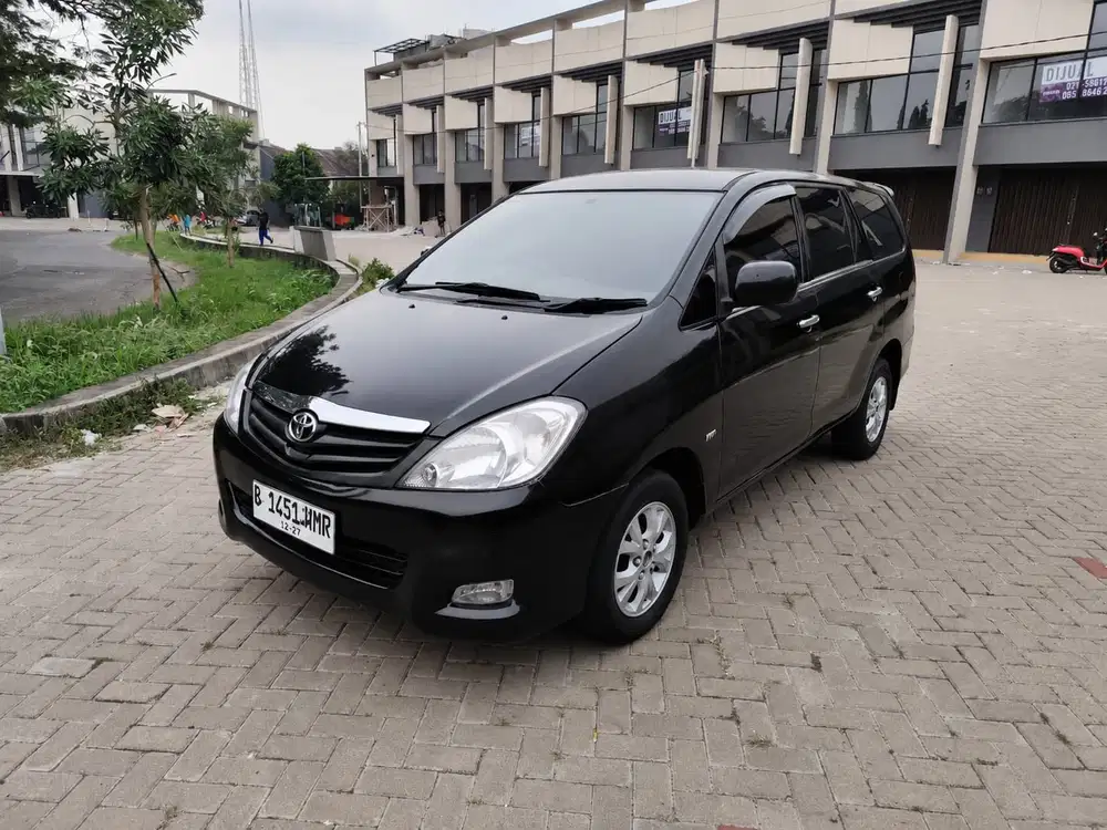 Toyota Kijang Innova 2009 Bensin